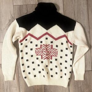 VINTAGE RRRRRUSS CHRISTMAS WOOL TURTLENECK SIZE SMALL